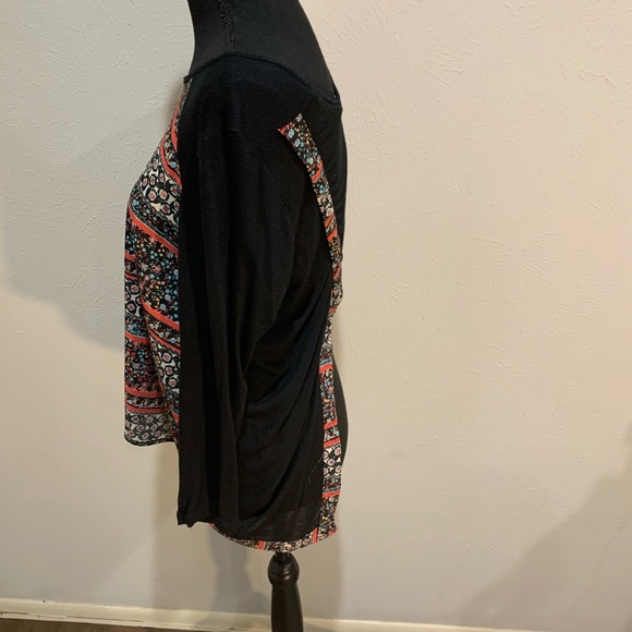 Xharalation top sz M like new - Picture 3 of 7